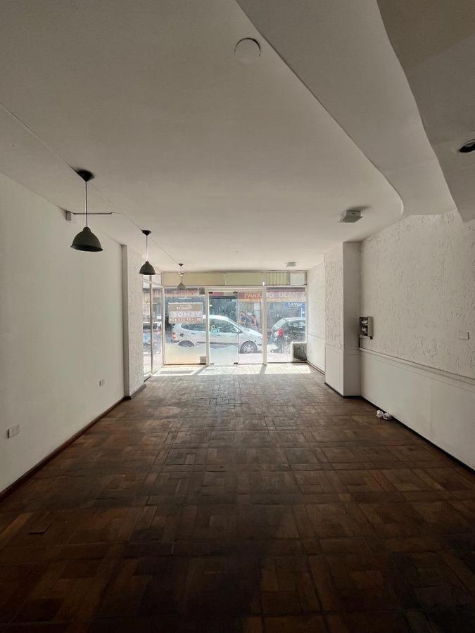 Foto de LOCAL COMERCIAL EN VENTA | PLENO CENTRO DE CÓRDOBA, imagen 4