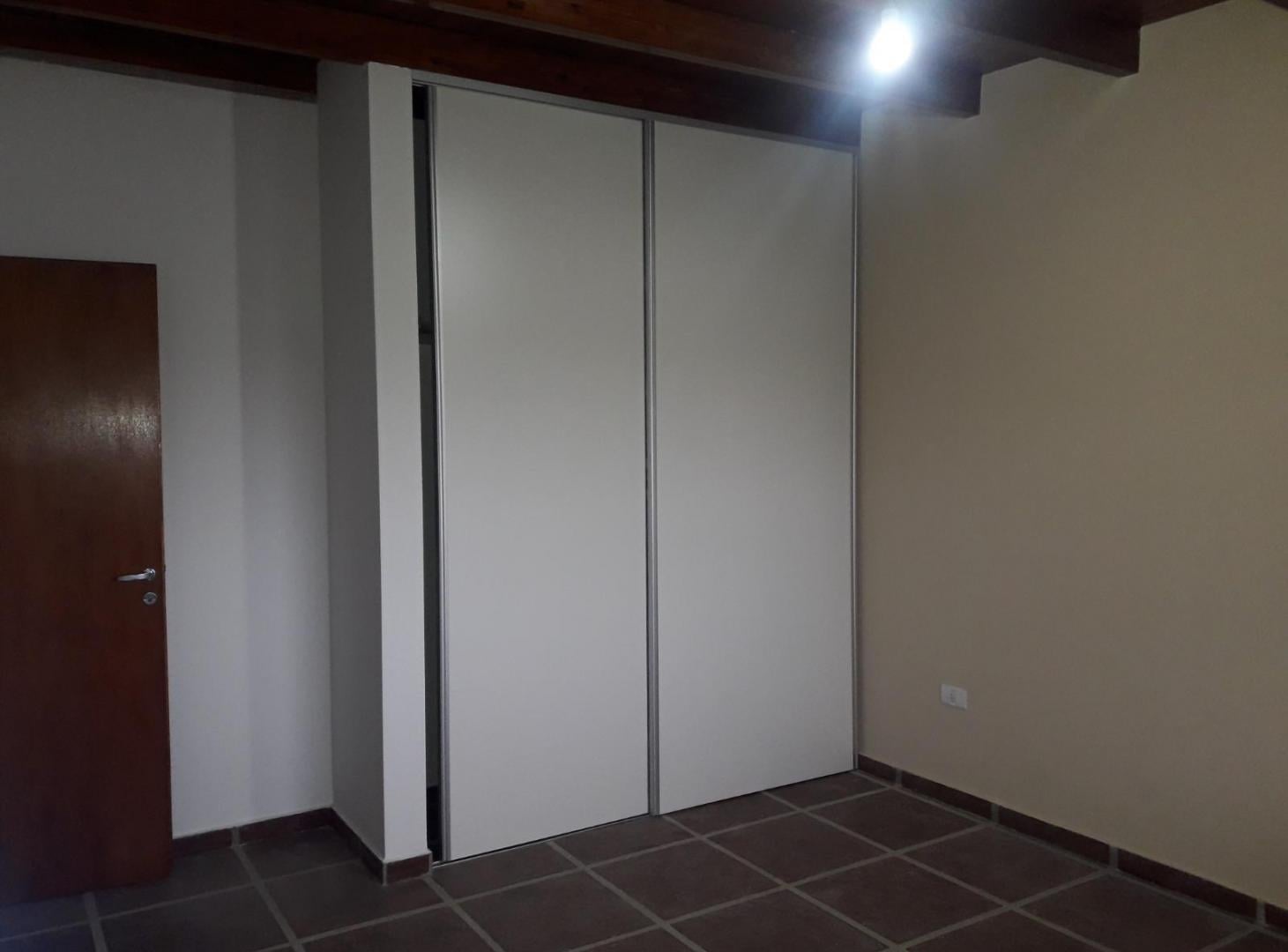 Foto de Departamento en alquiler 2 dormitorios en Villa Cabrera sobre calle, imagen 3