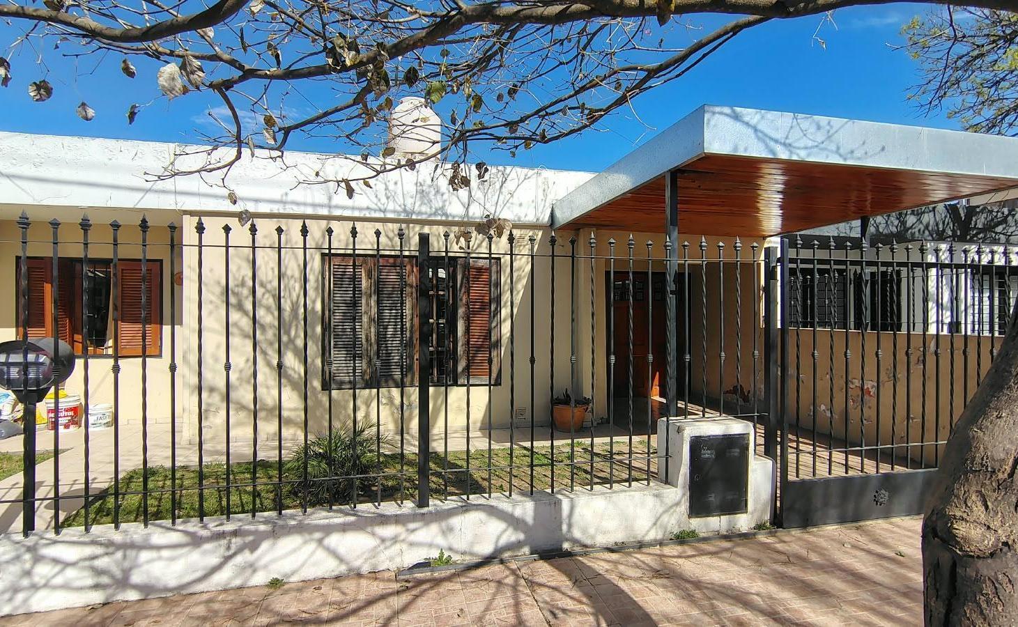 Foto de Venta casa Centro America tres dormitorios quincho y pileta, imagen 3
