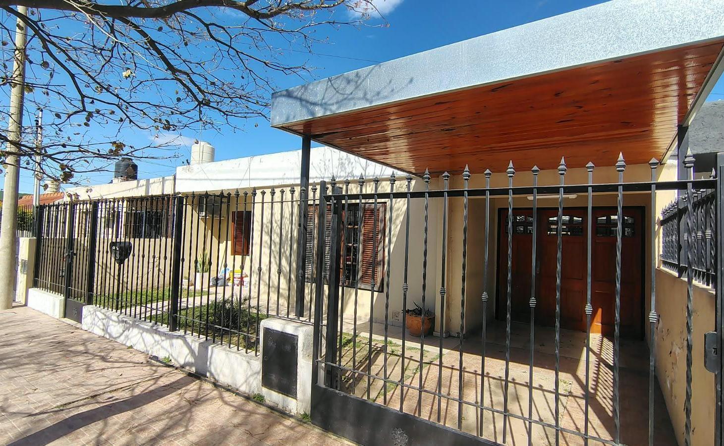 Foto de Venta casa Centro America tres dormitorios quincho y pileta, imagen 1