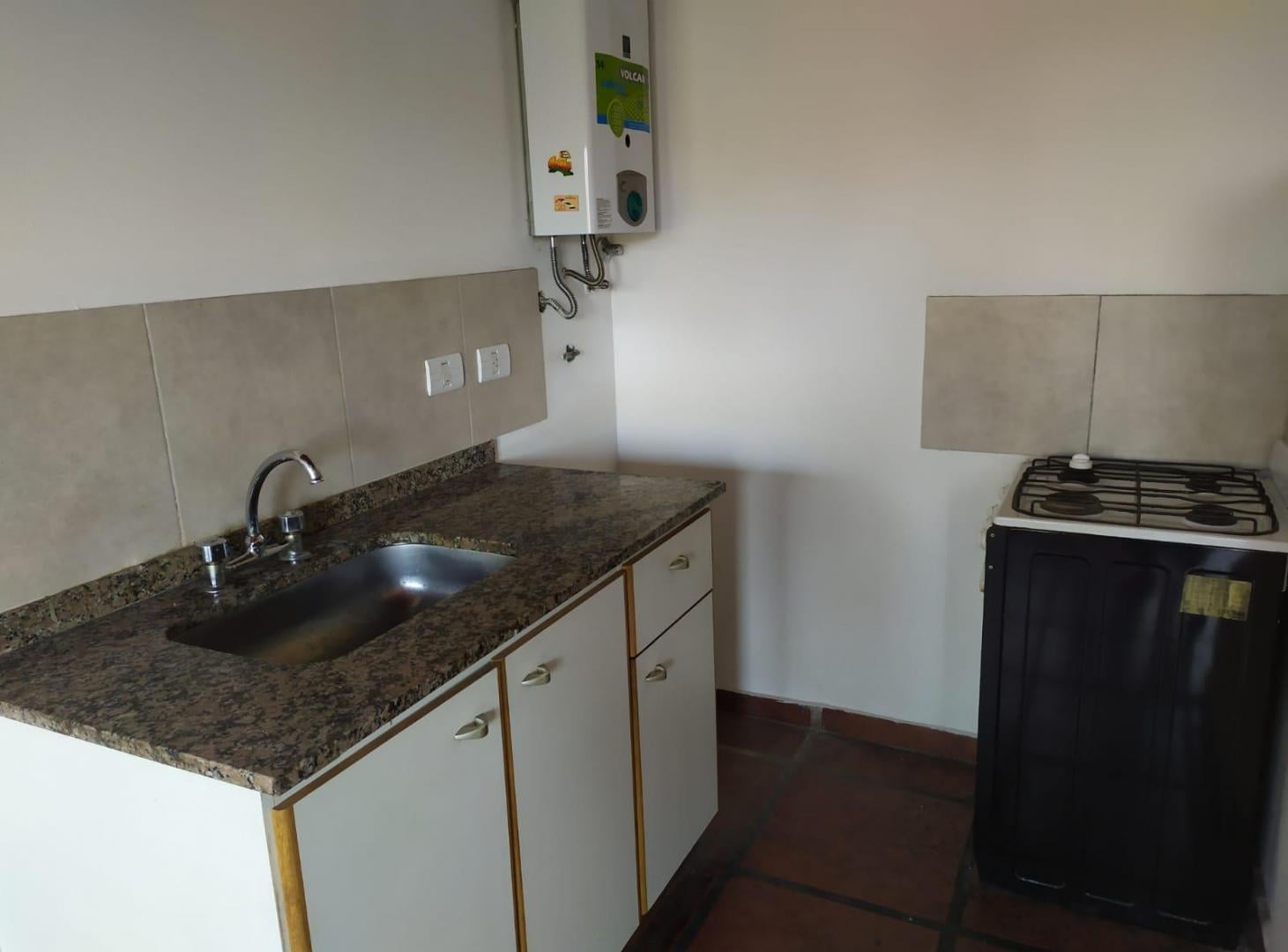 Foto de Departamento en alquiler 2 dormitorios en Villa Cabrera sobre calle, imagen 3