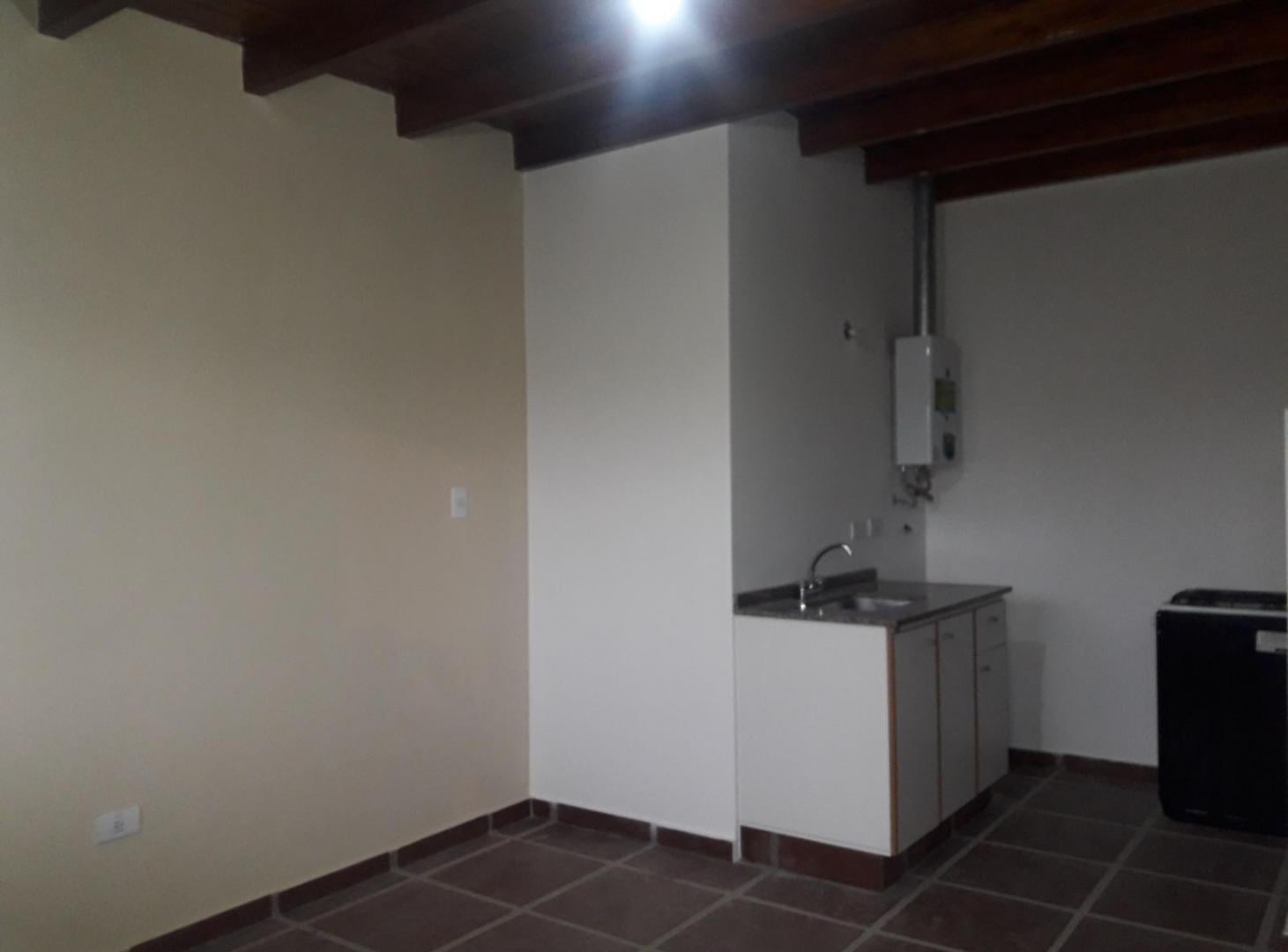 Foto de Departamento en alquiler 2 dormitorios en Villa Cabrera sobre calle, imagen 4