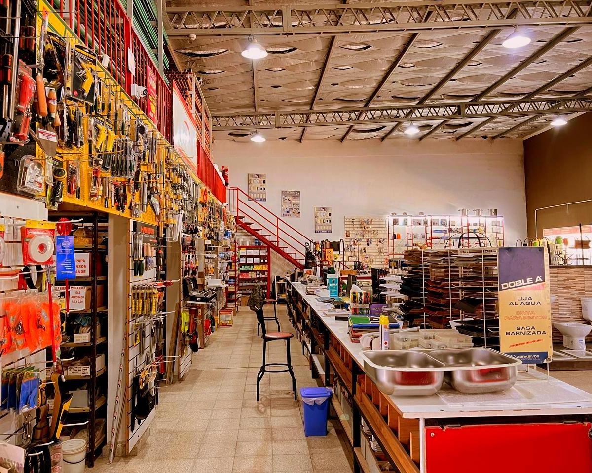 Los Reartes - en Av Principal - Local Comercial Esquina 5