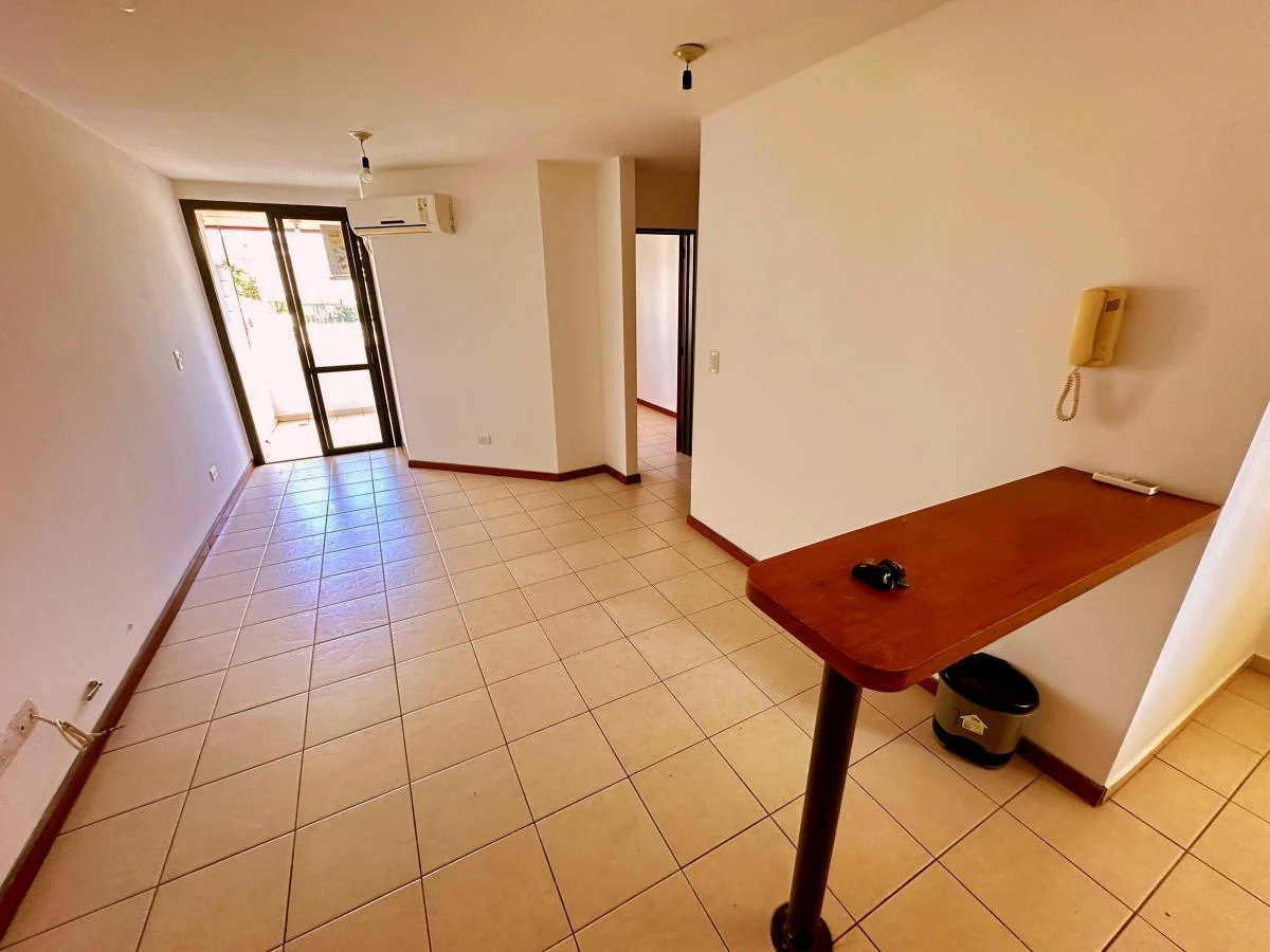 Foto de GÜEMES-CAÑADA- DEPARTAMENTO 1 DORM. CON BALCÓN, imagen 5