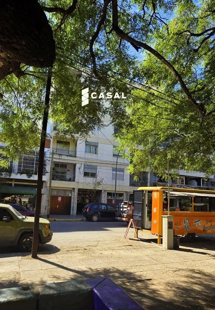 COFICO-ALQUILER-2 DORM- BALCÓN-DEPENDENCIA DE SERVICIO- FRENTE A PLAZA 5