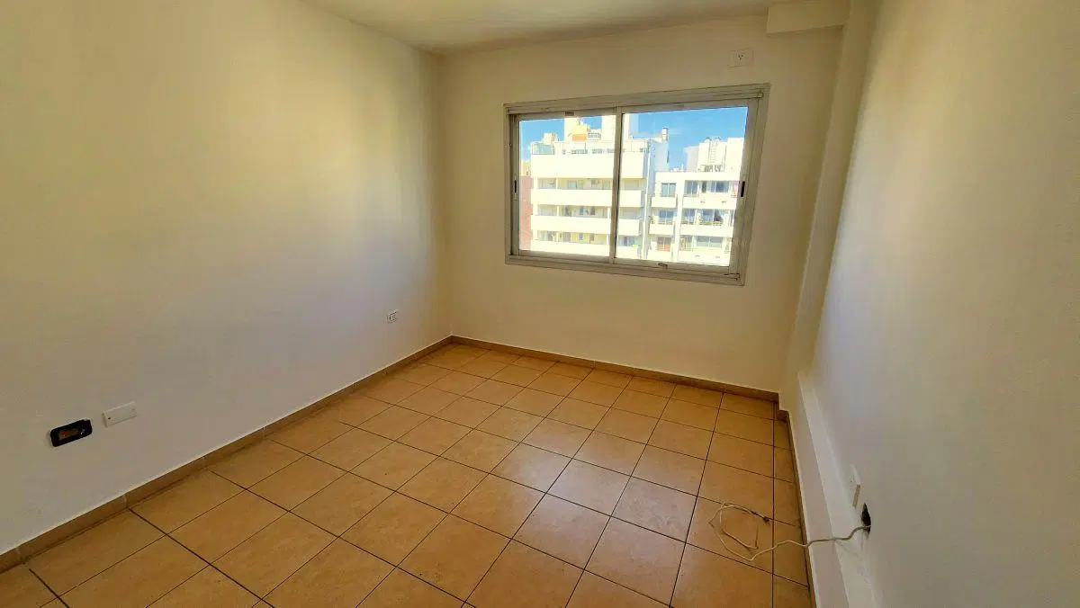 B° GENERAL PAZ-FRENTE PLAZA ALBERDI- 1 DORMITORIO- AV. ESQUIÚ 2