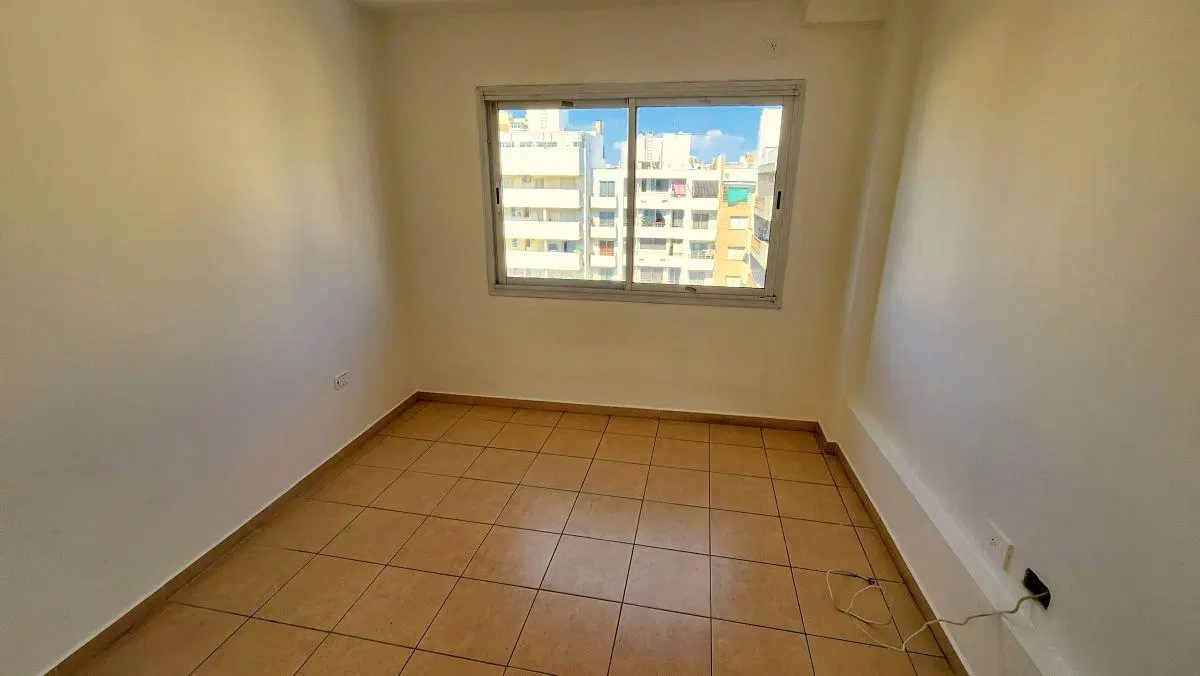 B° GENERAL PAZ-FRENTE PLAZA ALBERDI- 1 DORMITORIO- AV. ESQUIÚ 5