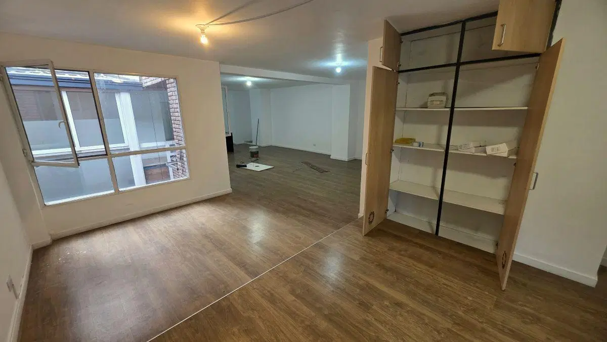 CENTRO- LOCAL + OFICINAS- PATIO- CASI AV. COLÓN 5