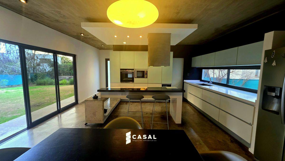 Foto de VALLE ESCONDIDO- CASA DE DISEÑO- 4 DORMITORIOS- JARDÍN INGLÉS, imagen 1