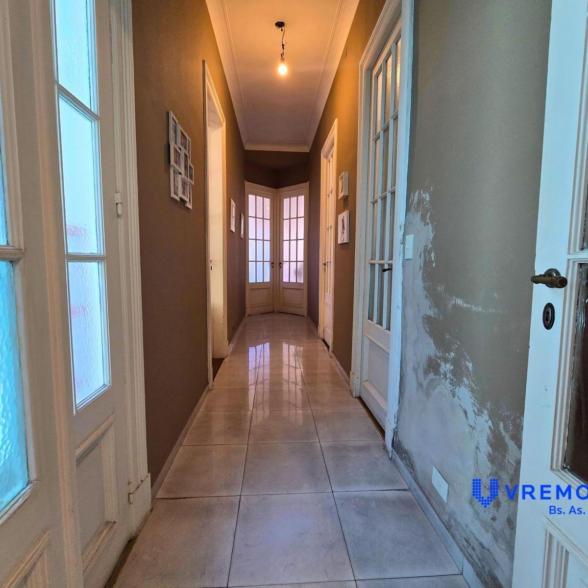 Sarmiento 1367. Depto 3 Amb. con Dependencia en Venta en Zona Tribunales. 4