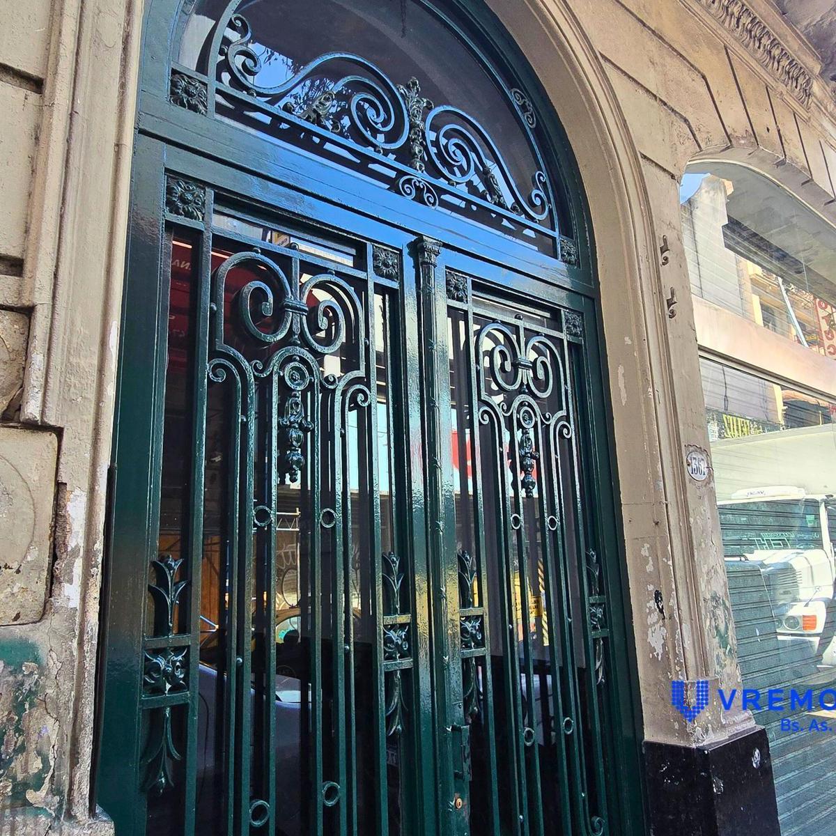 Sarmiento 1367. Depto 3 Amb. con Dependencia en Venta en Zona Tribunales. 3