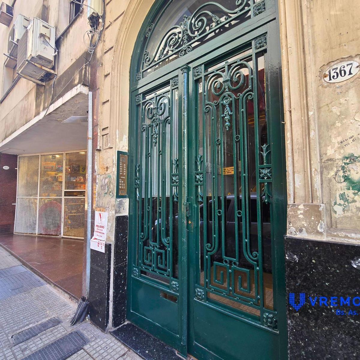 Sarmiento 1367. Depto 3 Amb. con Dependencia en Venta en Zona Tribunales. 1