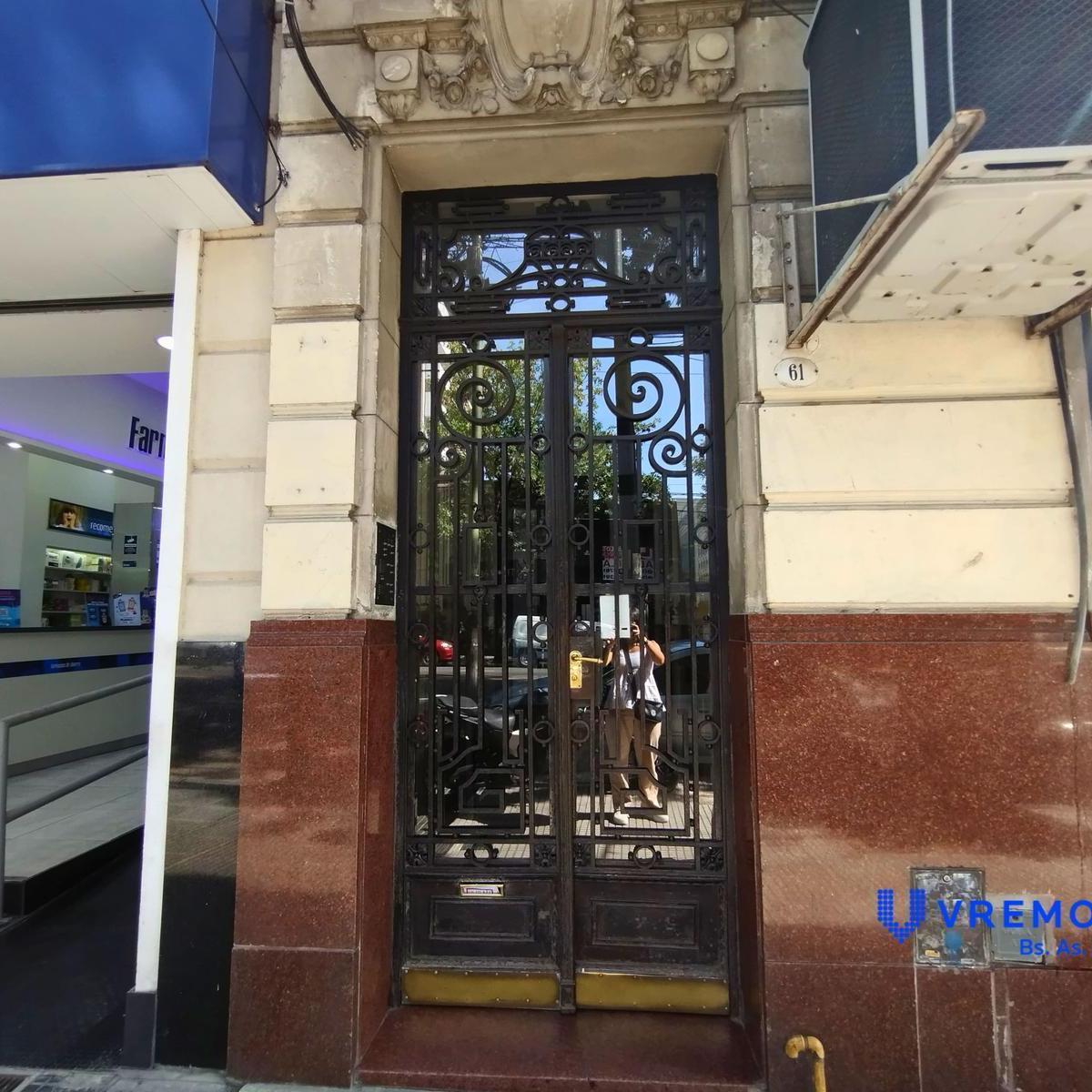 Jm Moreno Al 0. Depto 3 Amb. Venta en Caballito. C/patio 3
