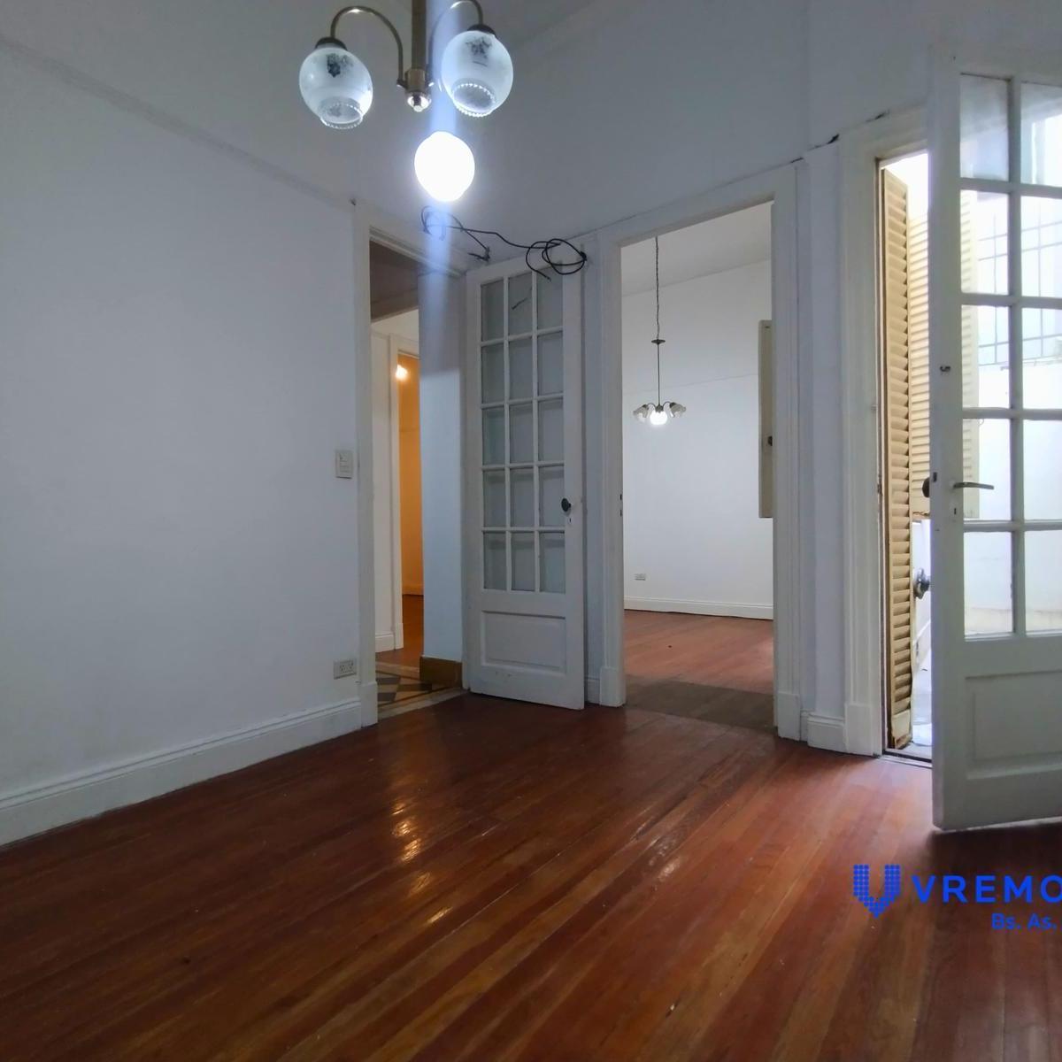 Jm Moreno Al 0. Depto 3 Amb. Venta en Caballito. C/patio 5