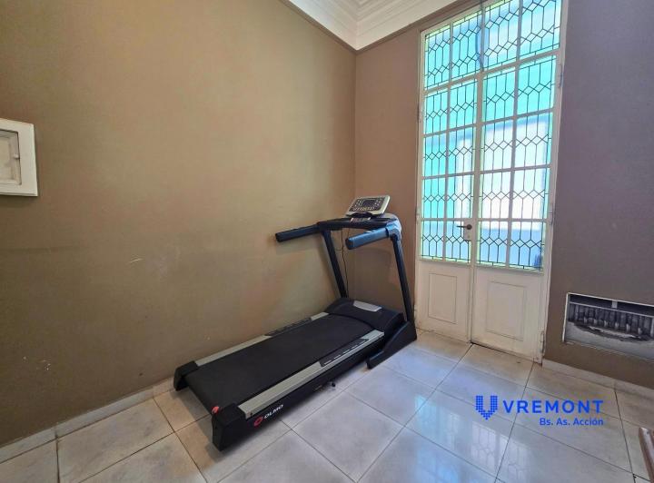 Sarmiento 1367. Depto 3 amb. con dependencia en venta en zona Tribunales. 3