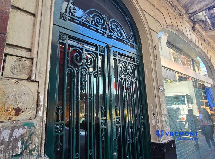 Sarmiento 1367. Depto 3 amb. con dependencia en venta en zona Tribunales. 4