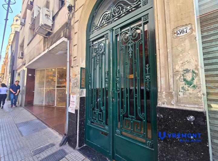 Sarmiento 1367. Depto 3 amb. con dependencia en venta en zona Tribunales. 2
