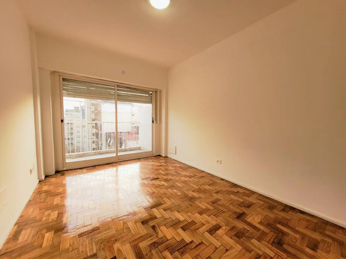 Venta de departamento 3 ambientes con balcón en el barrio Congreso. Muy luminoso! 5