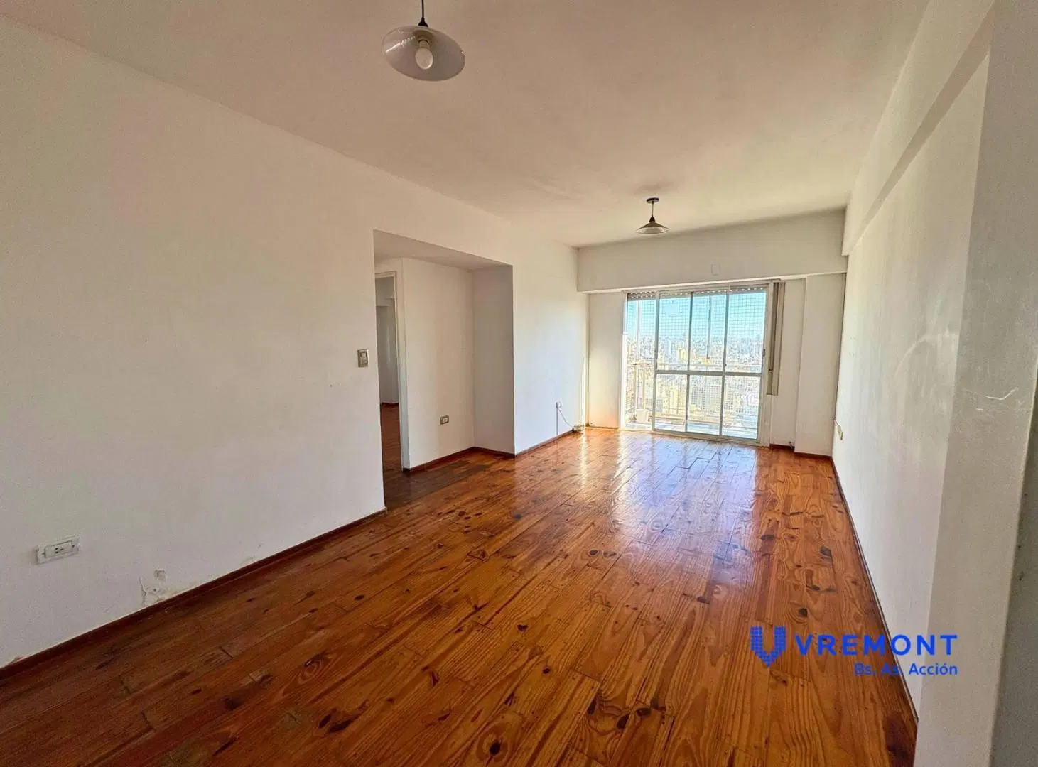 Venta de departamento 3 ambientes con balcon, en el barrio de San Nicolás. Muy luminoso! 1