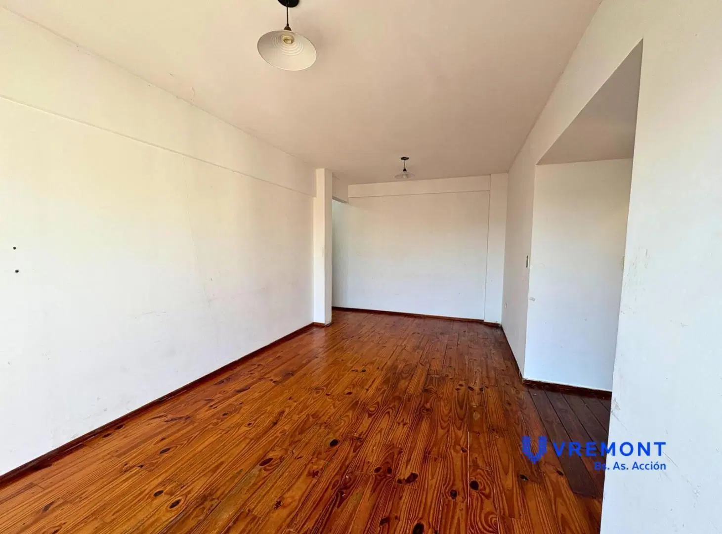 Venta de departamento 3 ambientes con balcon, en el barrio de San Nicolás. Muy luminoso! 2