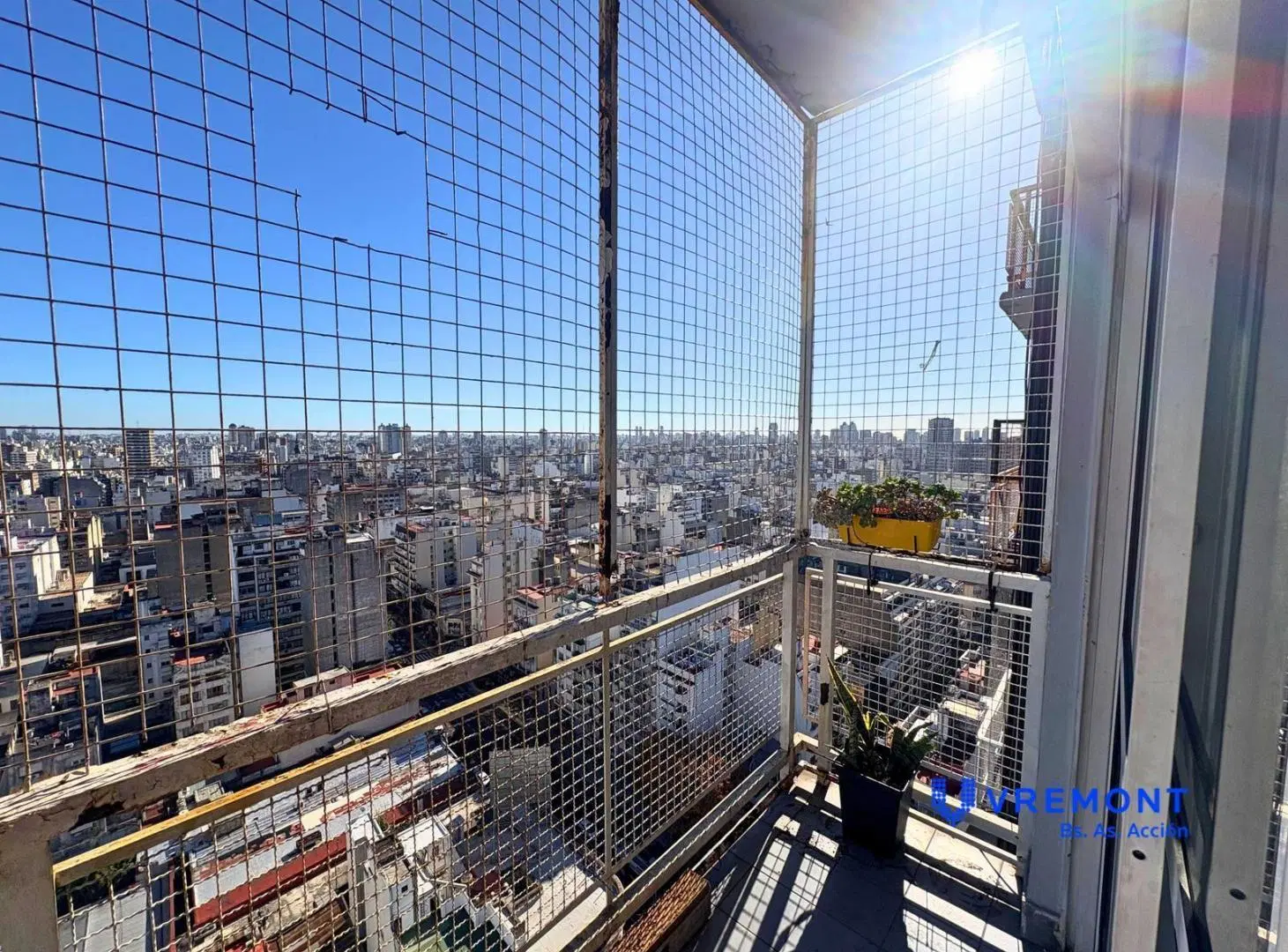 Venta de departamento 3 ambientes con balcon, en el barrio de San Nicolás. Muy luminoso! 4