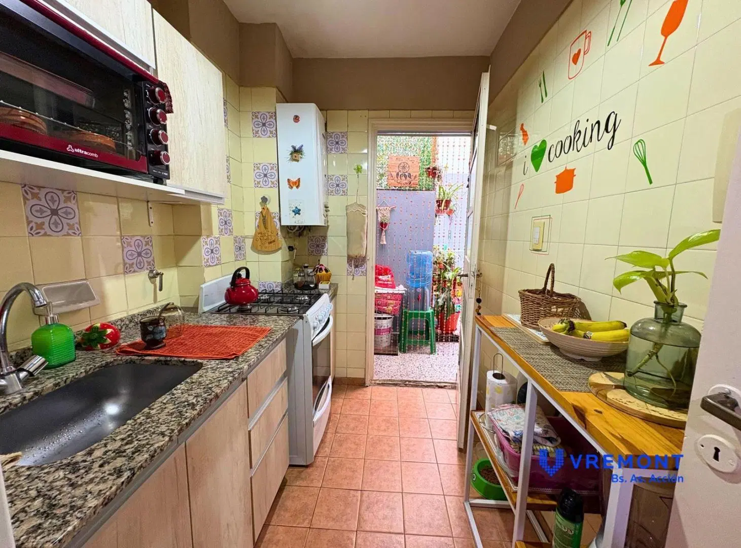 Venta de departamento 2 ambientes con patio en el barrio de Congreso, 2