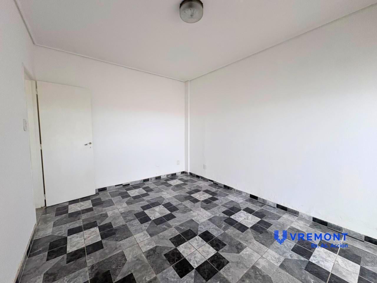 J. de Garay al 1700 - Depto 2 amb., alquiler terraza propia - Excelente estado