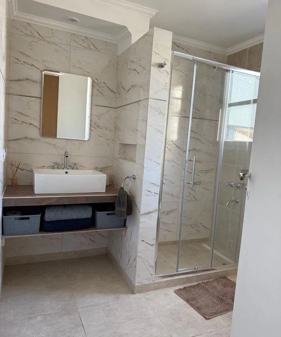 Departamento de 2 1/2 ambientes 2do piso por escalera reciclado a nuevo y amoblado 5