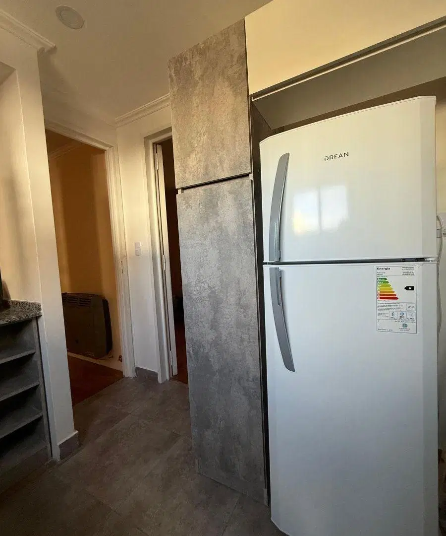 Departamento de 2 1/2 ambientes 2do piso por escalera reciclado a nuevo y amoblado 4