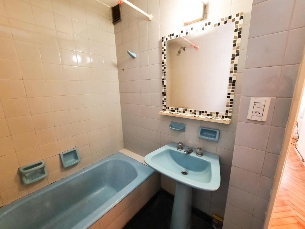 Departamento 2 Ambientes Céntrico a m. de Av Yrigoyen 3