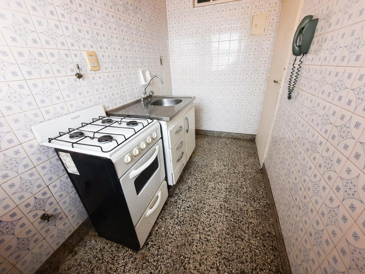 Departamento 2 Ambientes Céntrico a m. de Av Yrigoyen 2