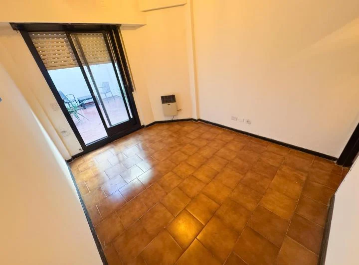 Foto de Monoambiente en Planta Baja con Patio Semi-amoblado en Plena Estación, imagen 4