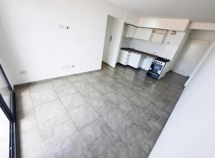 Foto de Departamento 3 Ambientes con Balcón y Cochera Opcional en Lanús Centro, imagen 3