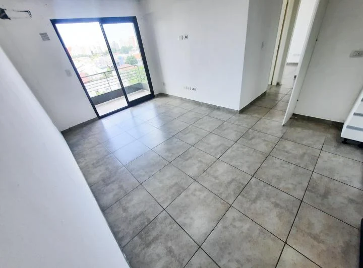 Departamento 3 Ambientes con Balcón y Cochera Opcional en Lanús Centro