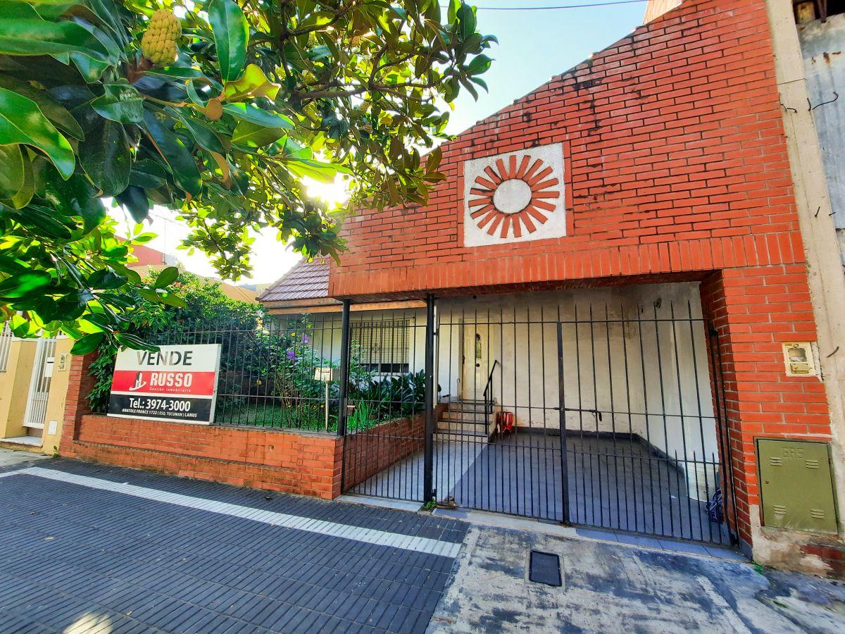 ¡APTA CRÉDITO! Casa 5 Ambientes 440 m2 con Fondo Libre y Cochera en Lanús Centro