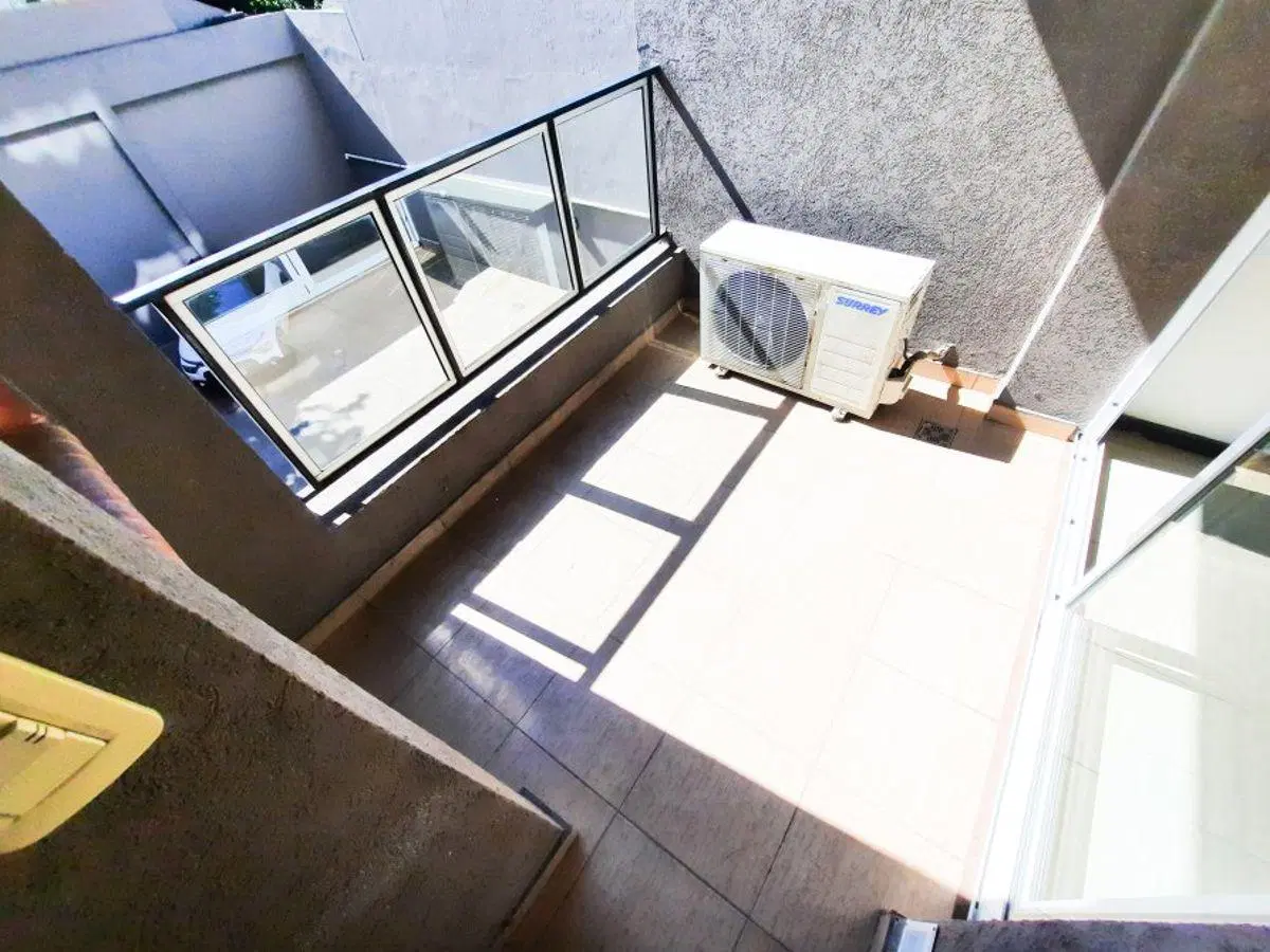 Monoambiente con Balcón y Parrilla en Gran Ubicación Lanús Oeste 5