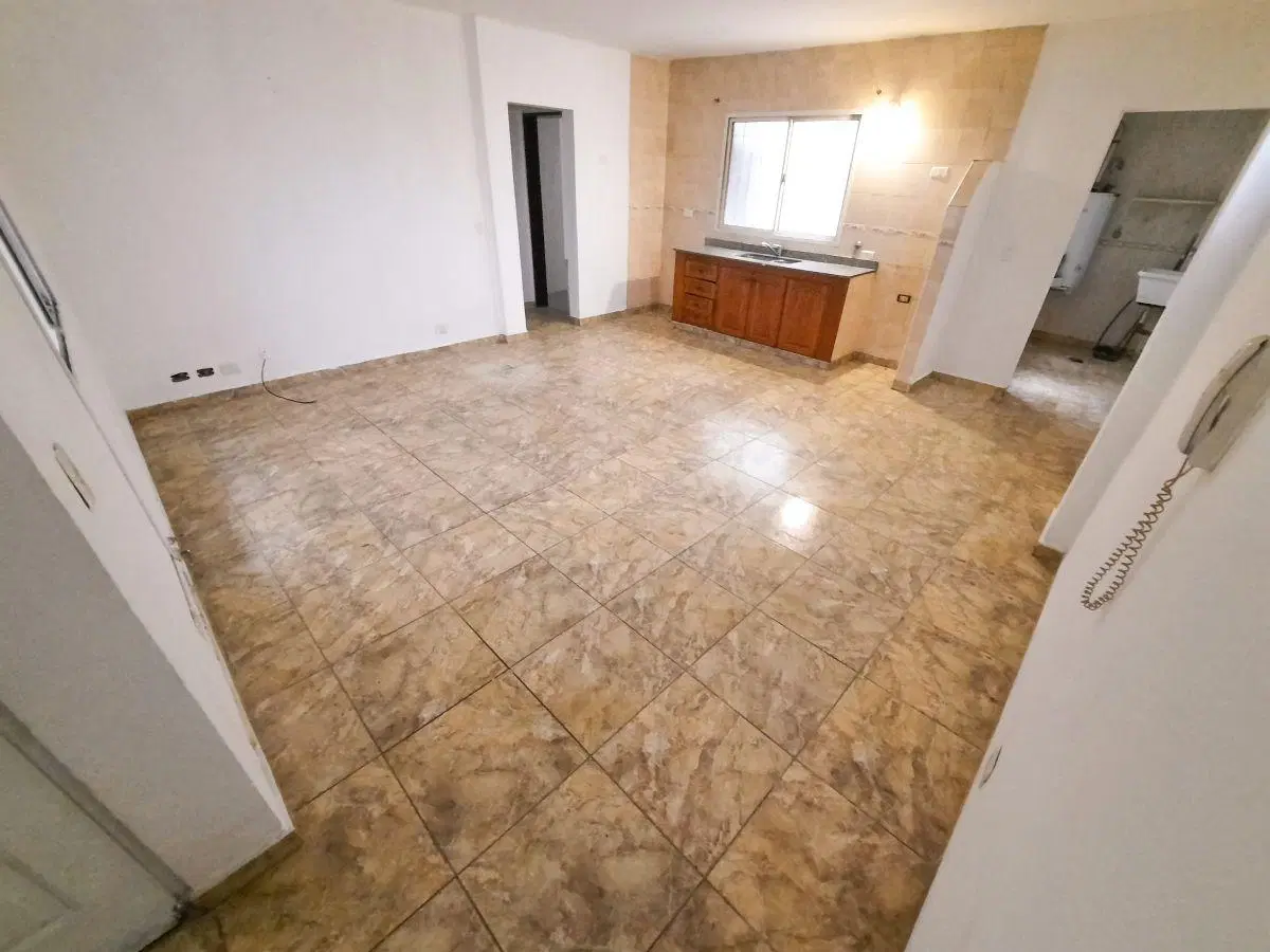Departamento 3 Ambientes con 2 Patios en Lanús Centro 2