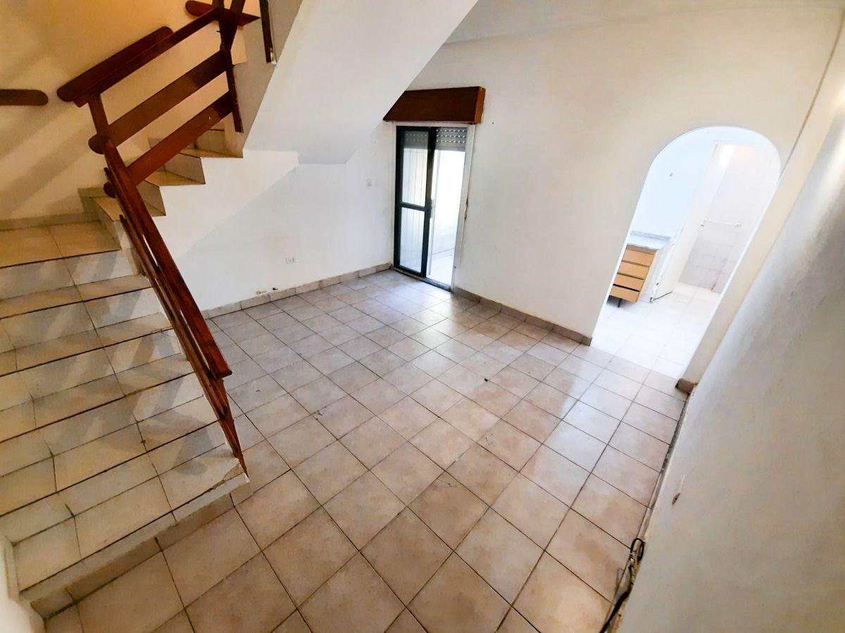 Foto de Dúplex 3 Ambientes con Patio a mts. de Estación Lanús, imagen 1