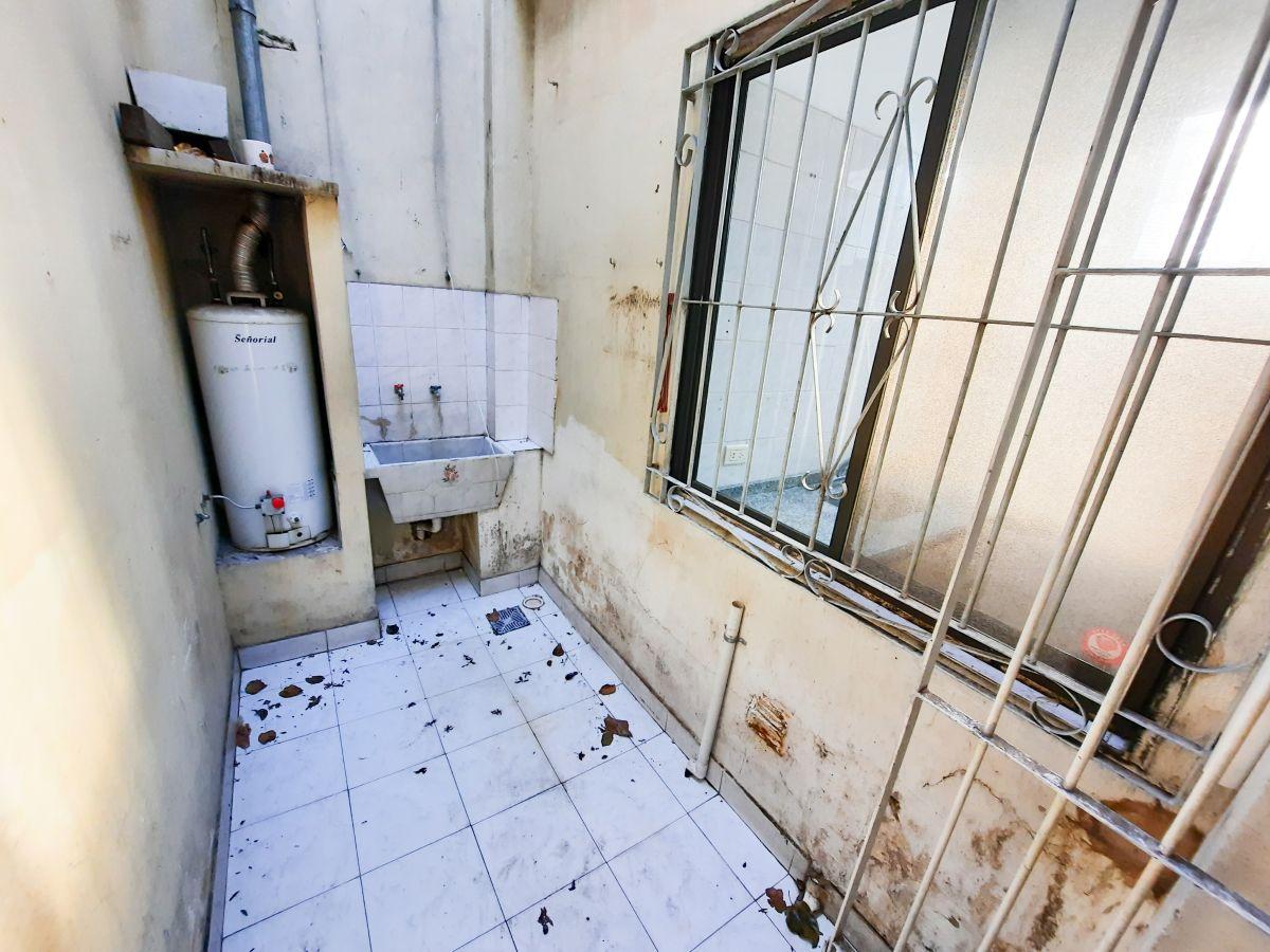 Foto de Dúplex 3 Ambientes con Patio a mts. de Estación Lanús, imagen 3