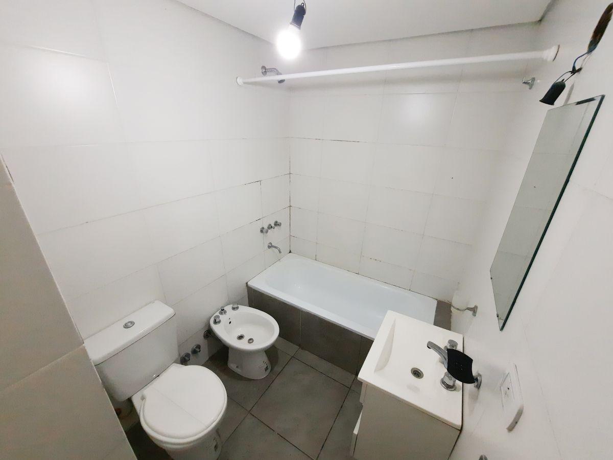 Foto de Departamento 2 Ambientes | Patio | Planta Baja | Lanús Centro, imagen 3