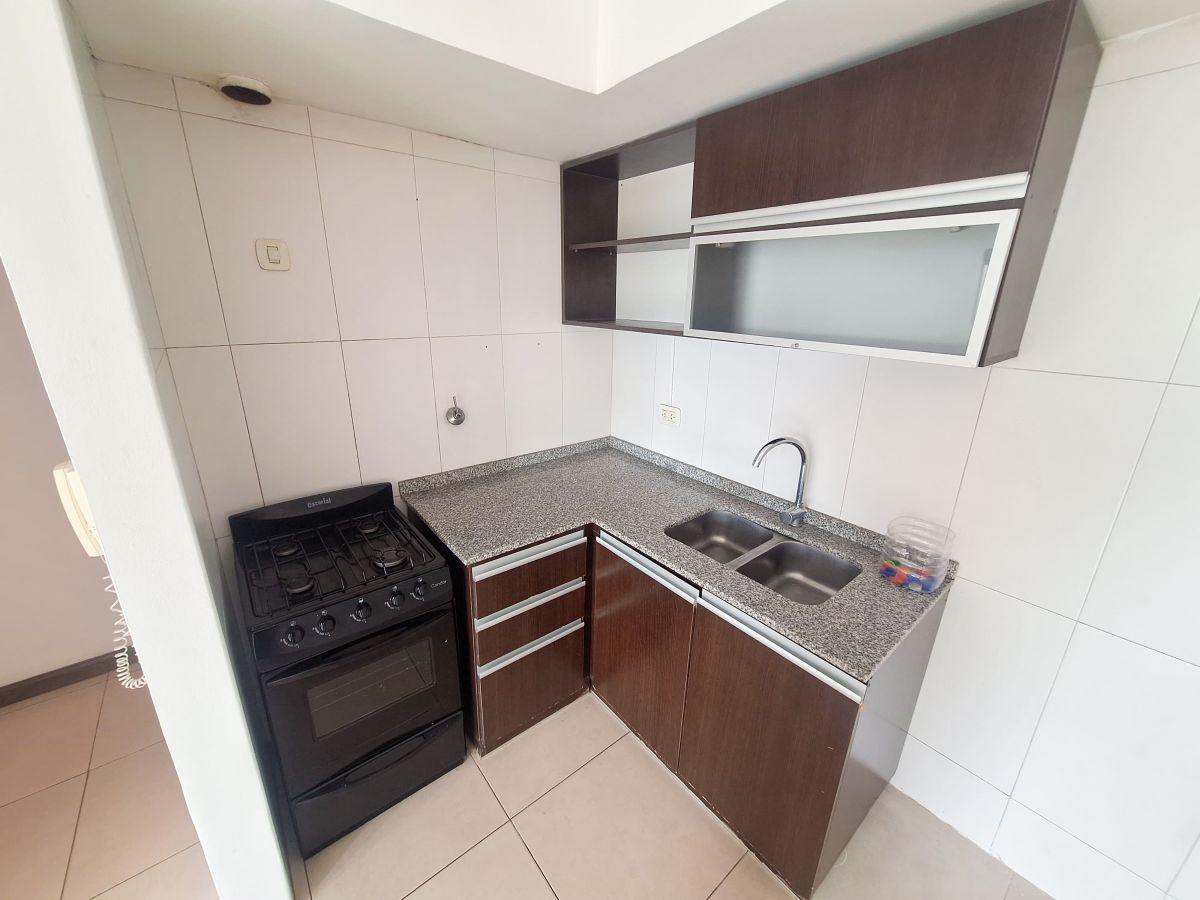 Foto de DEPARTAMENTO 2 AMBIENTES CON BALCÓN EN LANÚS ESTE, imagen 3