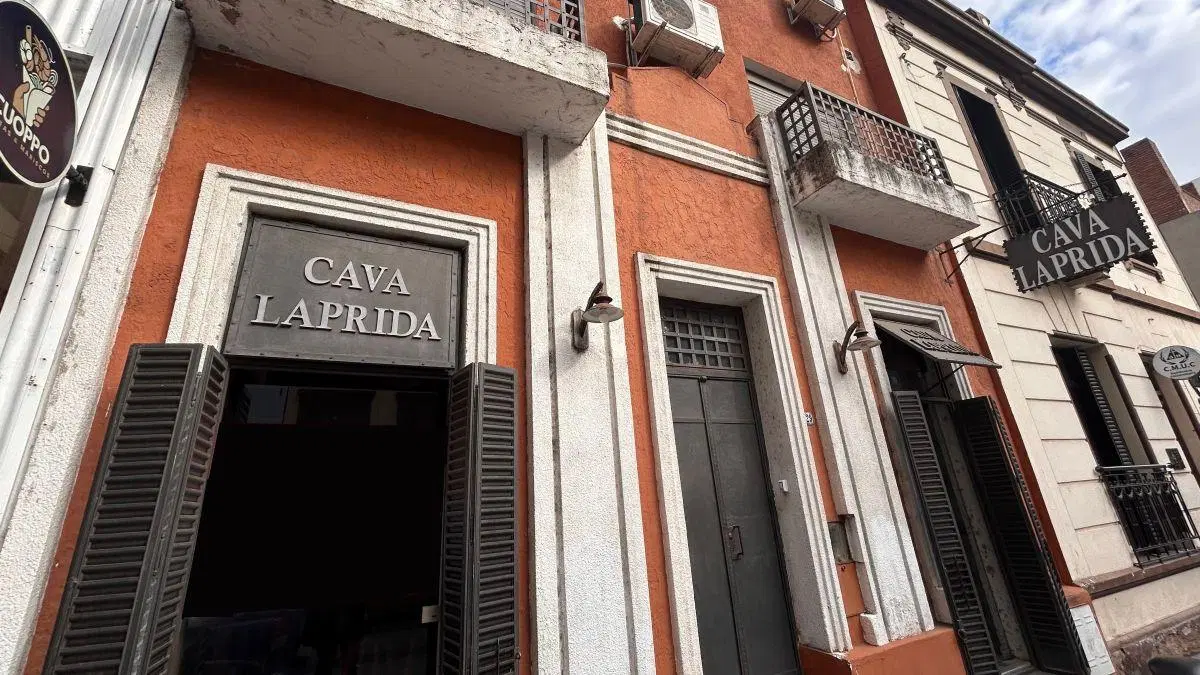 NUEVA CORDOBA - Alquiler Local Independencia y Laprida a Mts del Sanatorio Allende 1