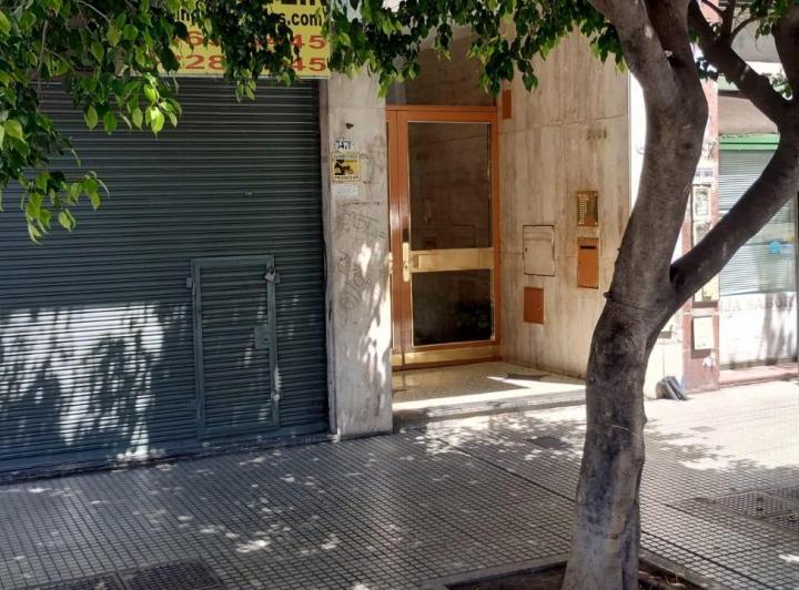 ALQUILER DOS AMBIENTES CON BAULERA EN ALMAGRO 1