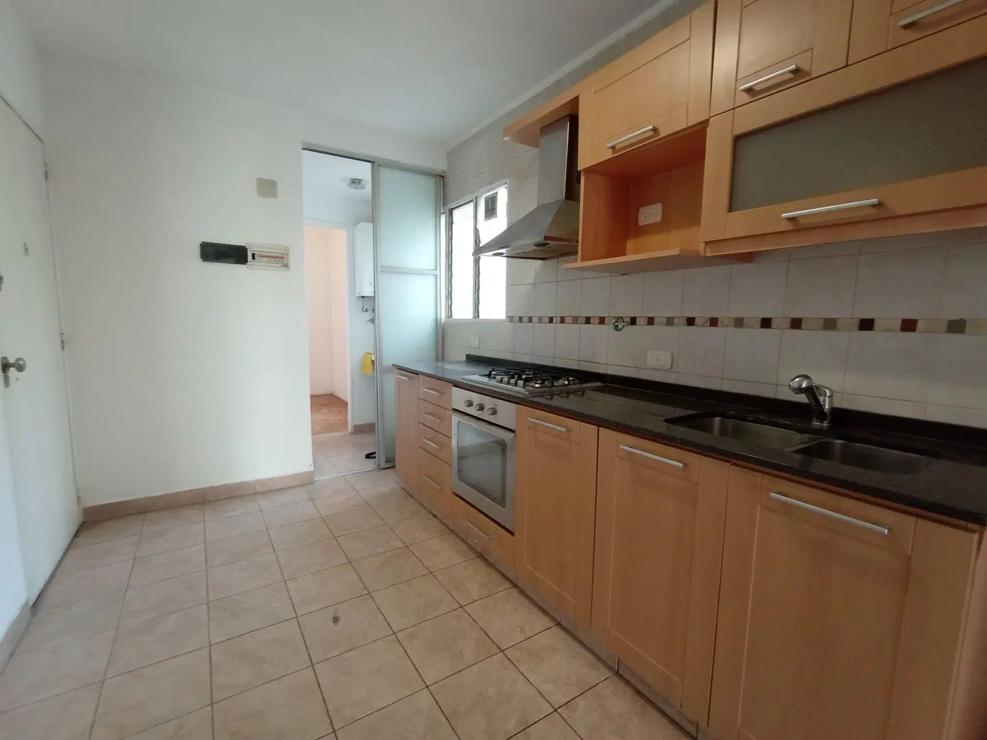 ALQUILER 3 AMB CON DEPENDENCIA Y COCHERA EN VILLA URQUIZA 2