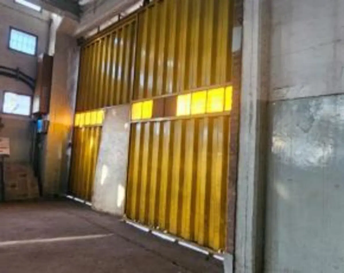 Galpón con Oficinas en Alquiler y Venta - LOMAS DE ZAMORA 4
