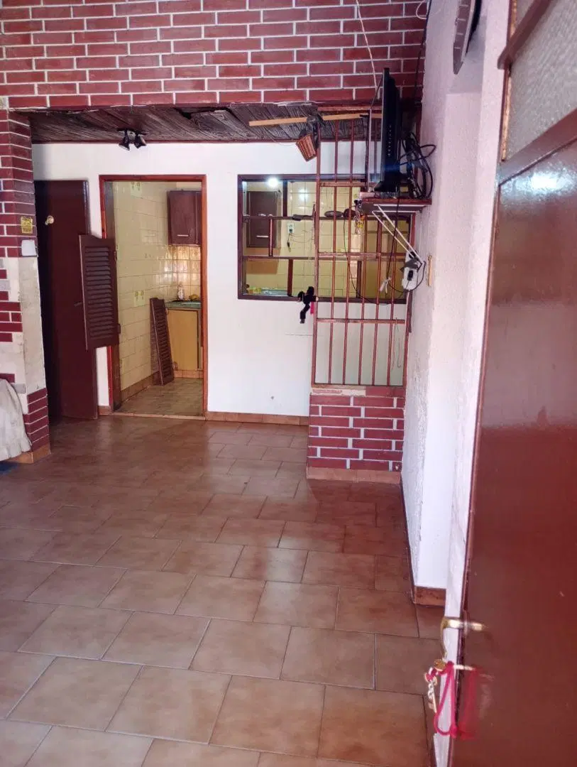 ¡NUEVO VALOR! ¡Oportunidad en Villa Lugano! Casa 3 ambientes con patio y sol 2