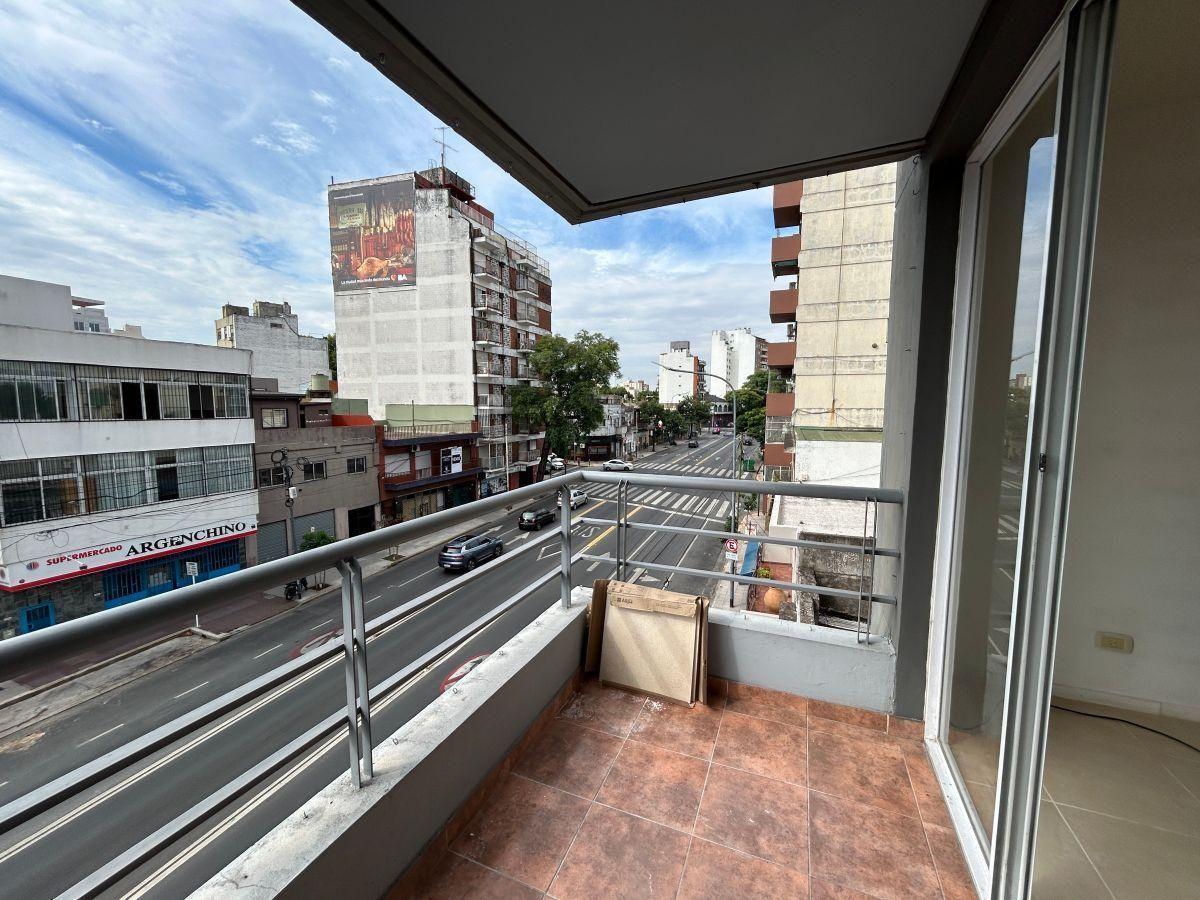 Foto de Monoambiente con balcón en alquiler, Parque Avellaneda, imagen 2
