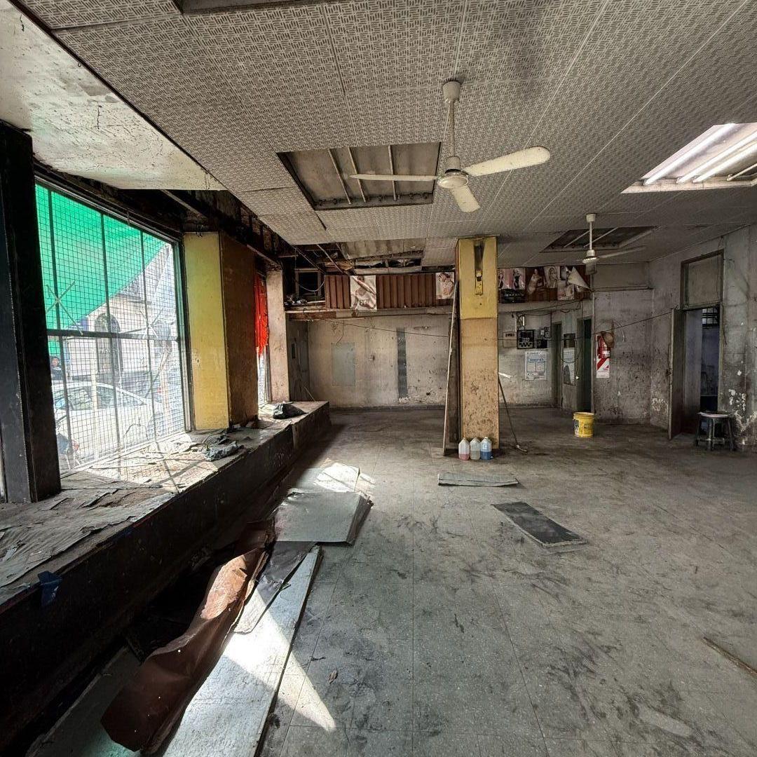 Foto de LOCAL COMERCIAL EN ALQUILER 120 M² CUBIERTOS ESQUINA AV. RIVADAVIA, imagen 4