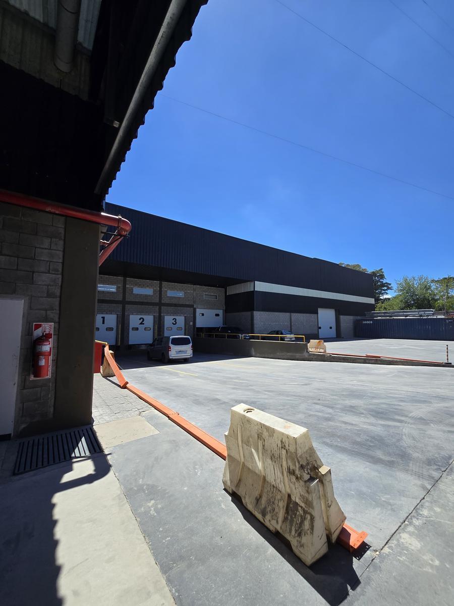 Nave Industrial en Paso del Rey 4