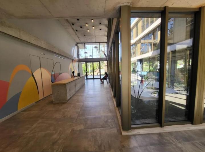 Oficina en Barrio Parque Leloir 1
